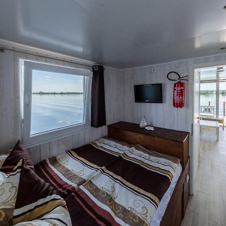 Hotel Feststehendes Hausboot Kolonie Zern Zewnętrze zdjęcie