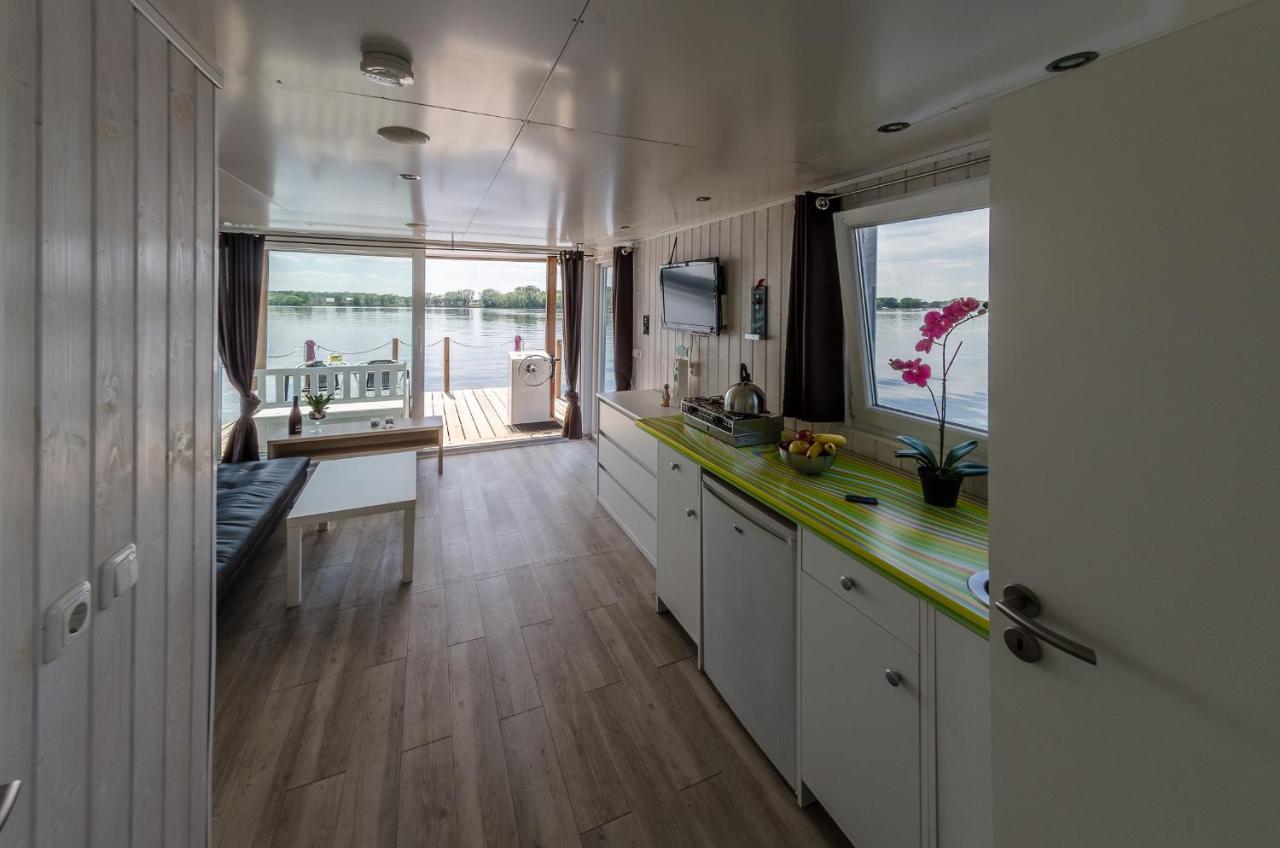 Hotel Feststehendes Hausboot Kolonie Zern Zewnętrze zdjęcie