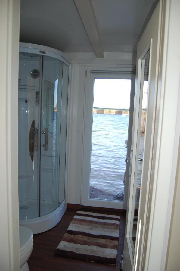 Hotel Feststehendes Hausboot Kolonie Zern Zewnętrze zdjęcie