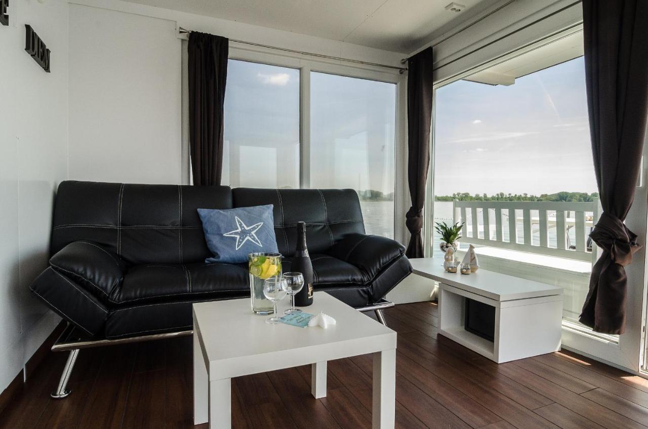 Hotel Feststehendes Hausboot Kolonie Zern Zewnętrze zdjęcie