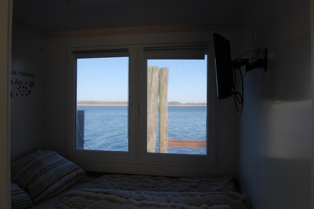 Hotel Feststehendes Hausboot Kolonie Zern Zewnętrze zdjęcie